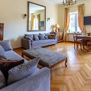 Luster I Obrazów Apartament Warszawa